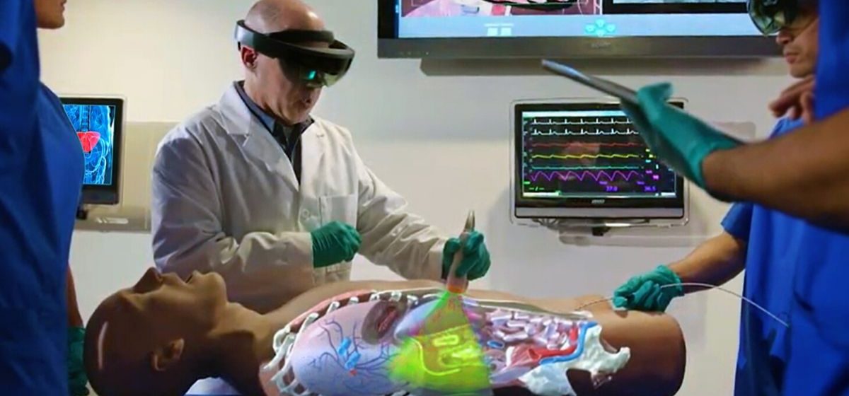 This HoloLens Childbirth Simulator Helps Train Medical Students - VRScout